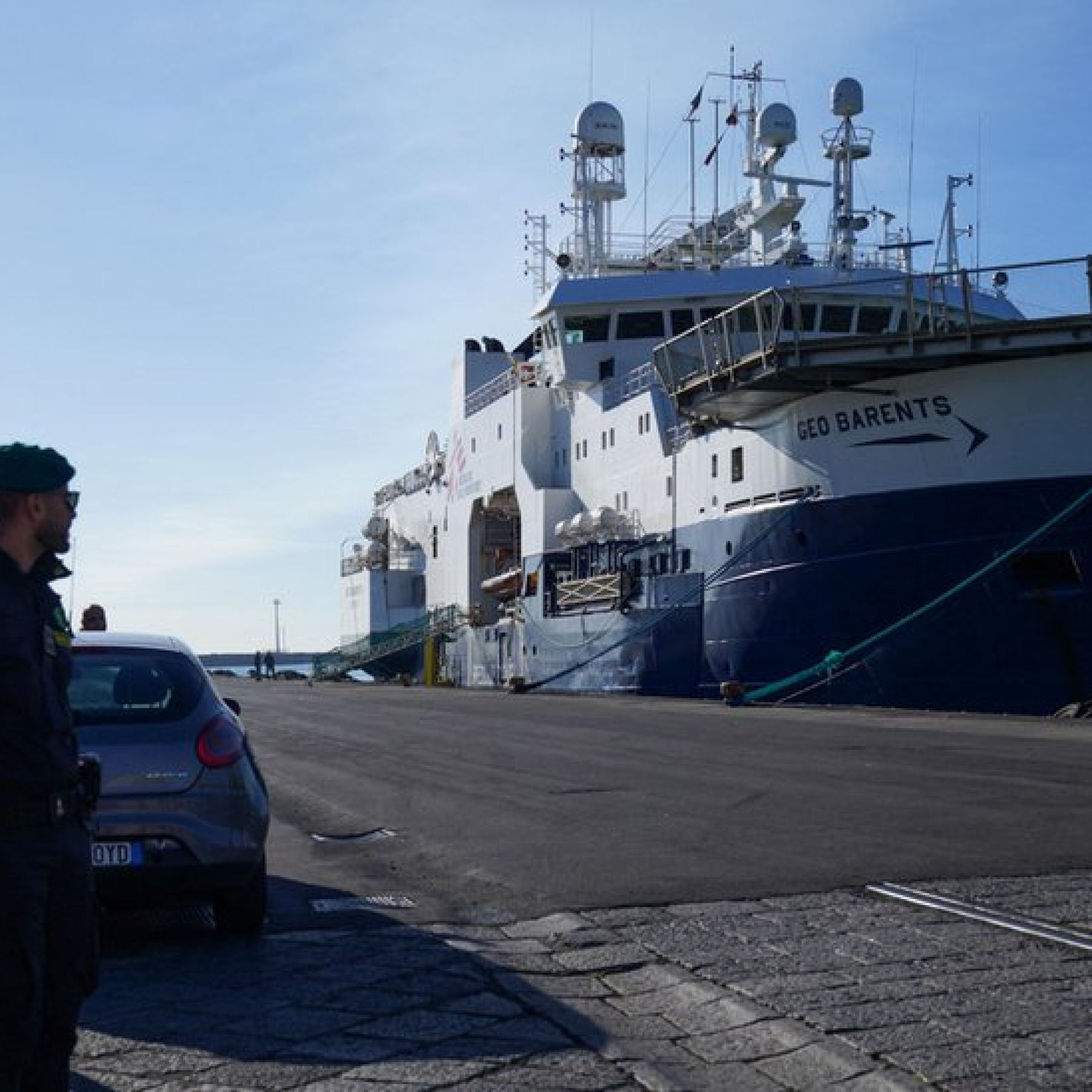Three leap from migrant rescue boat held in Italy