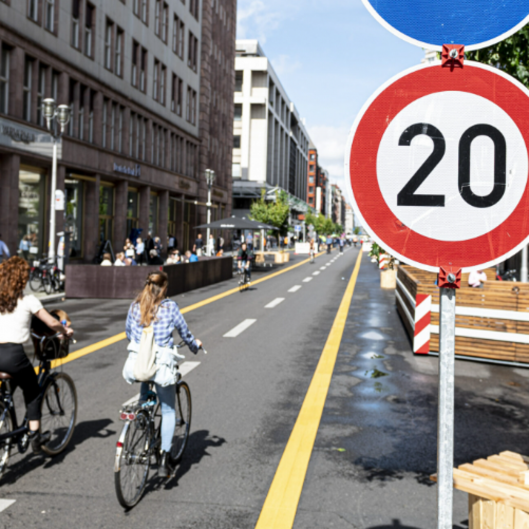 Germanys climate plan: More bike lanes no car speed limit