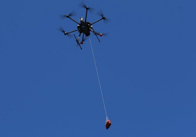 _122595837_aeddelivery-01croppedphotoandreasclaessoneverdroneab
