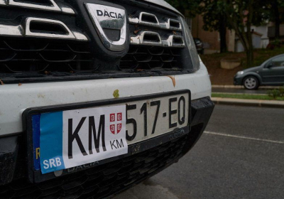 A Kosovan car with a Serbian sticker on its number plate