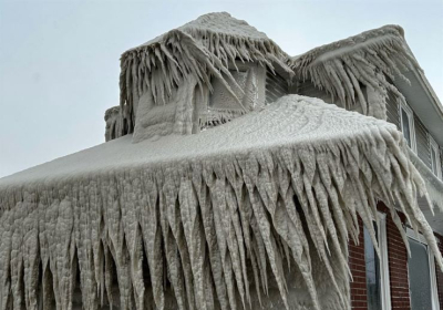 This restaurant in Hamburg, New York state, was covered in ice from the spray of Lake Erie waves
